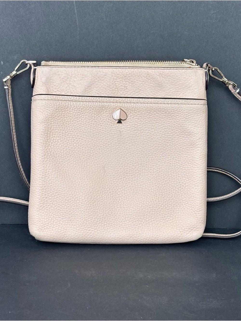 Kate Spade Polly Small Swing Pack Neutral Pink Pebbled Leather Crossbody Bag. - Picture 1 of 16